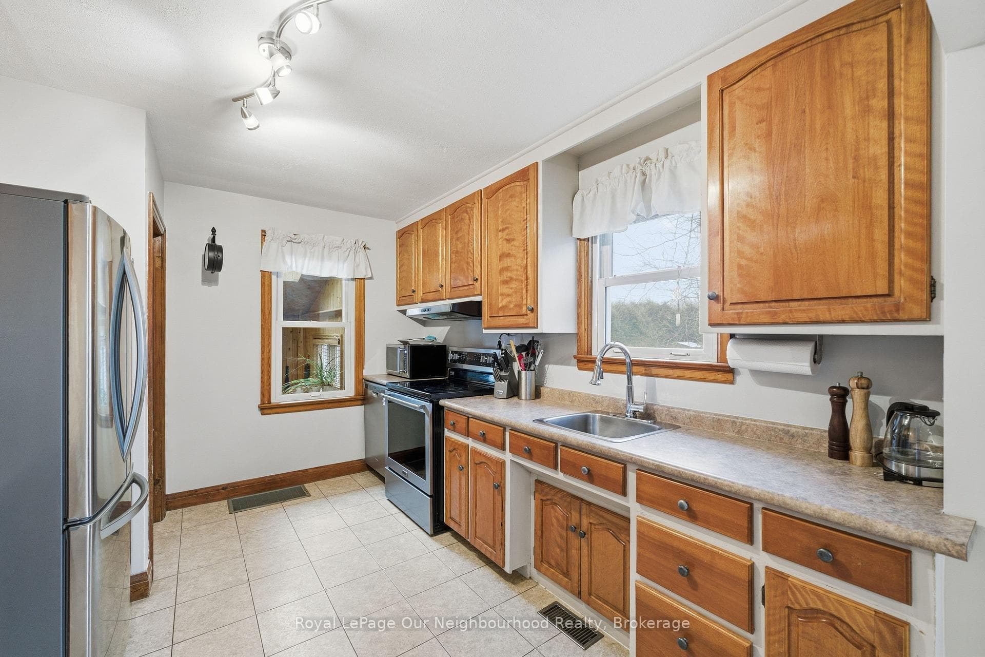 17 Millville Avenue photo 11