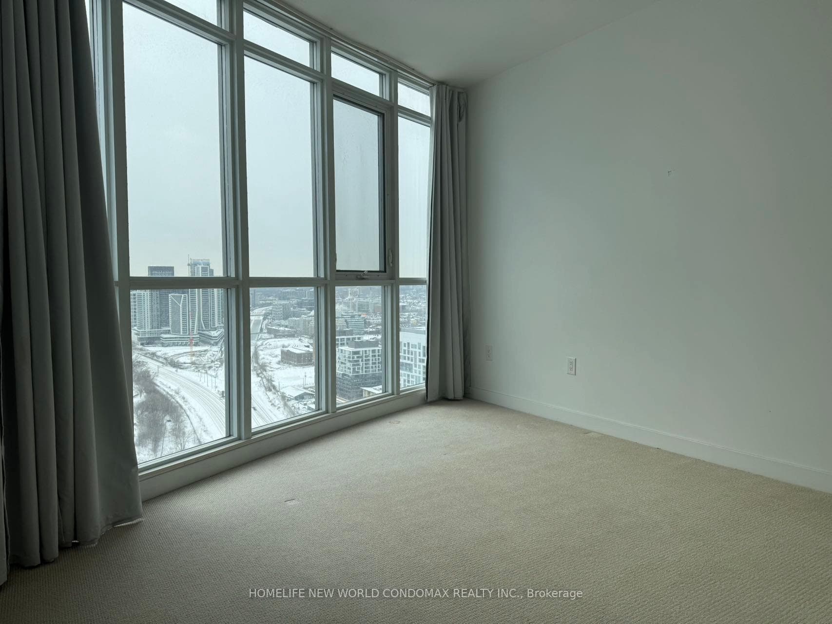 21 Iceboat Terrace Unit 3809 photo 4