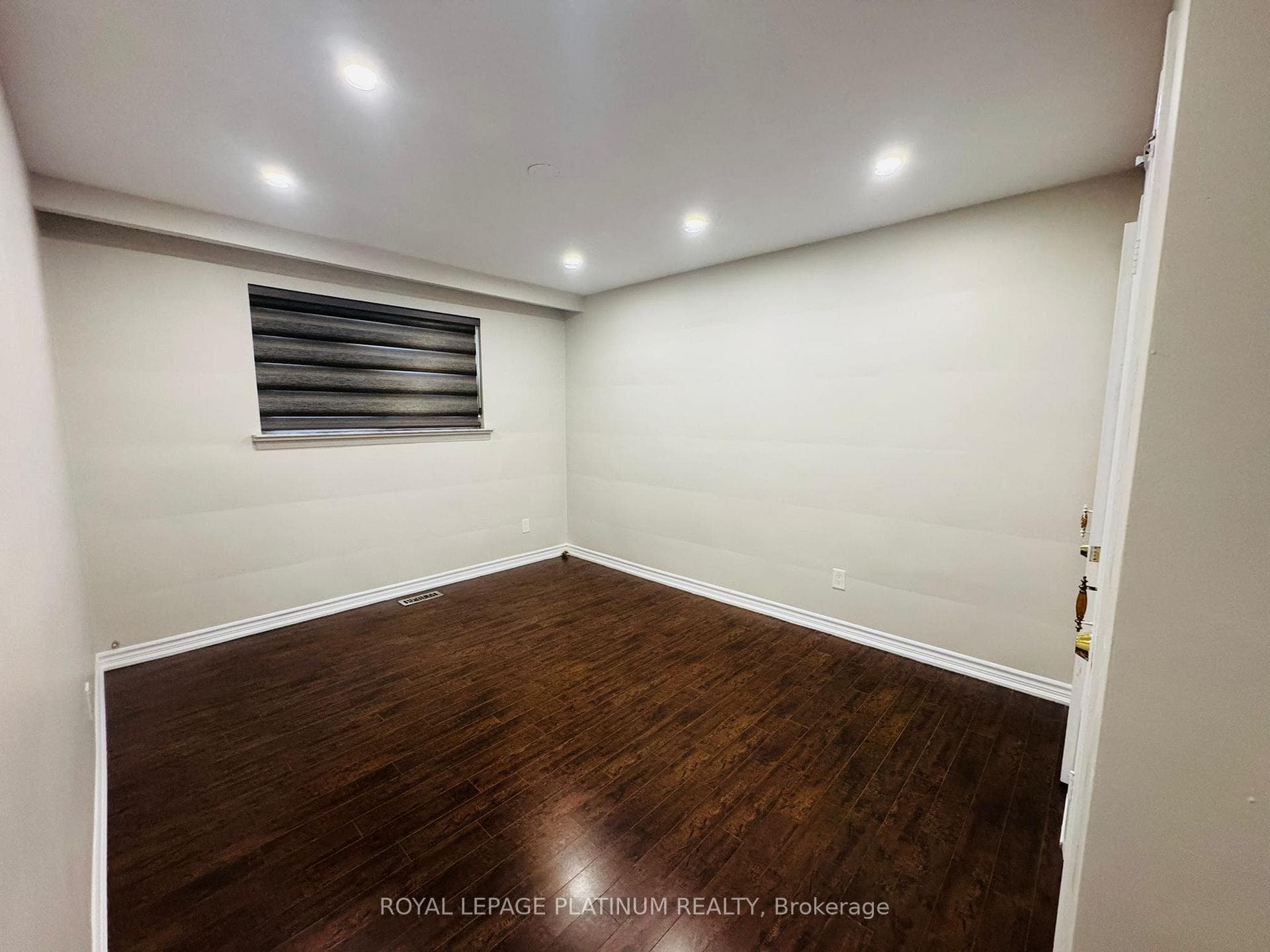 7073 Magic Court photo 4