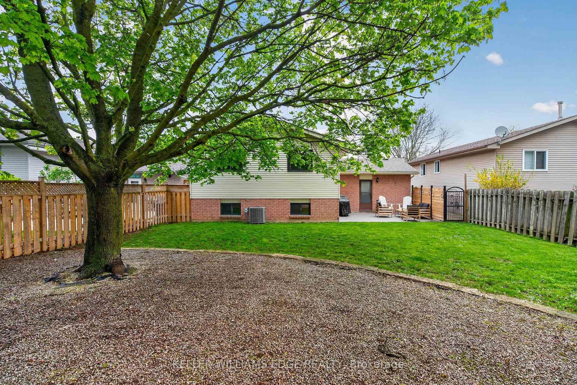52 Latzer Crescent photo 41