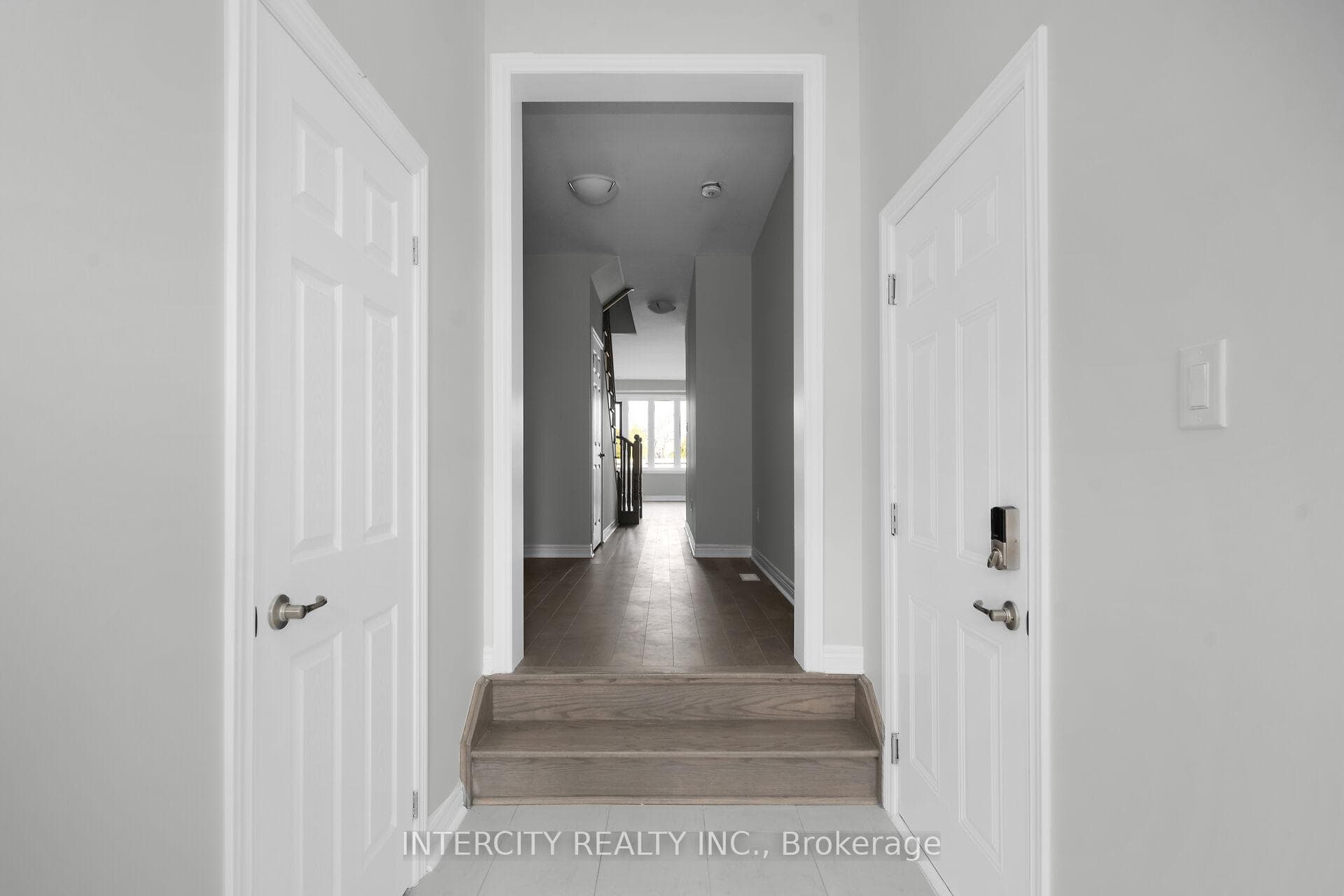 55 Johann Drive photo 4