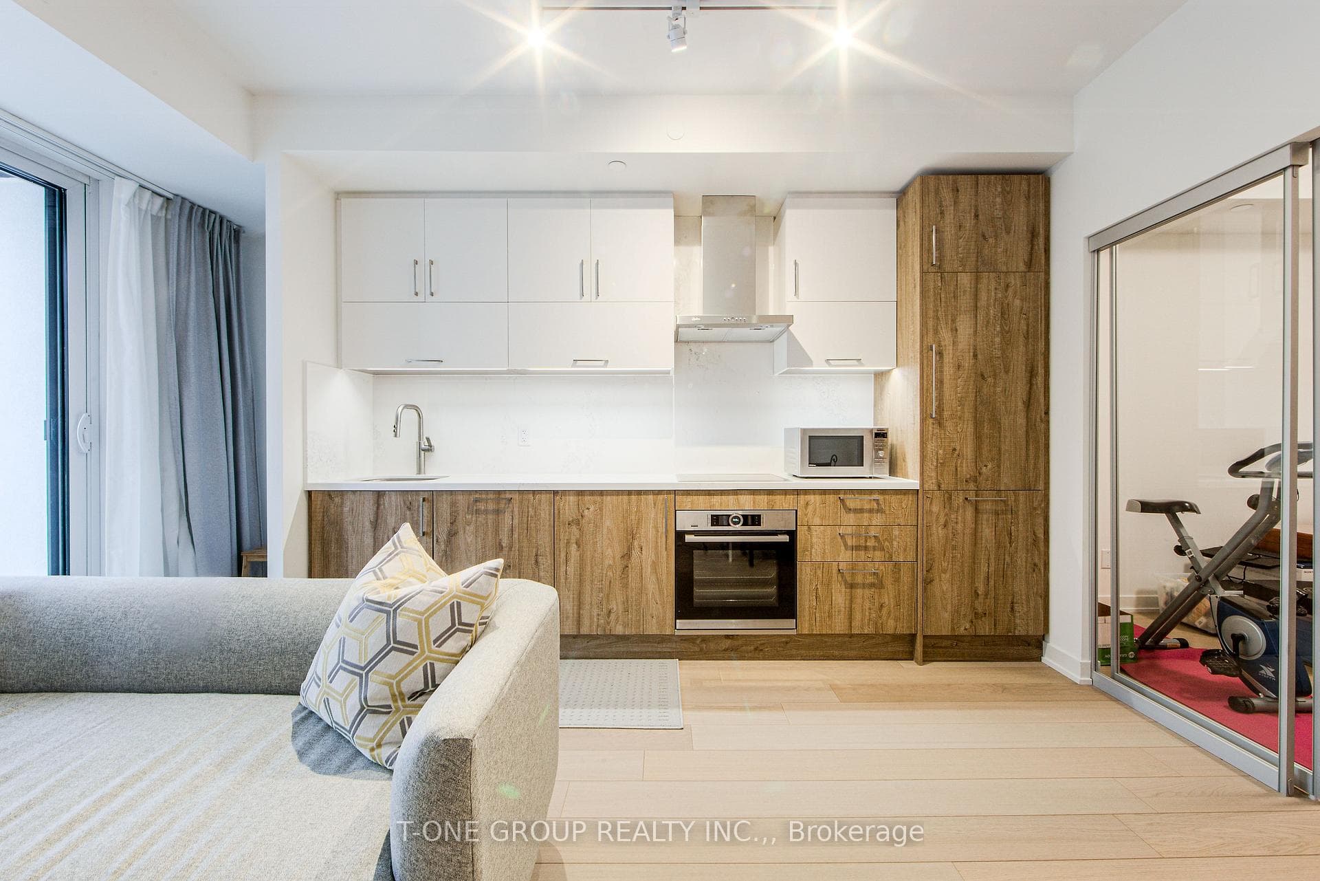 292 Verdale Crossing Unit 912B photo 1
