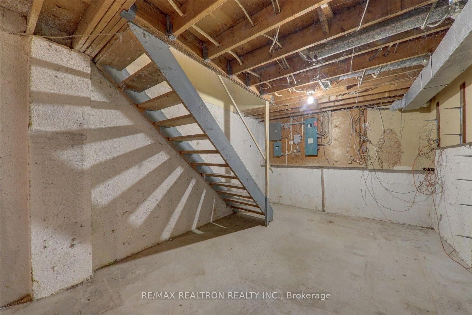 10 Livonia Place Unit 105 photo 31