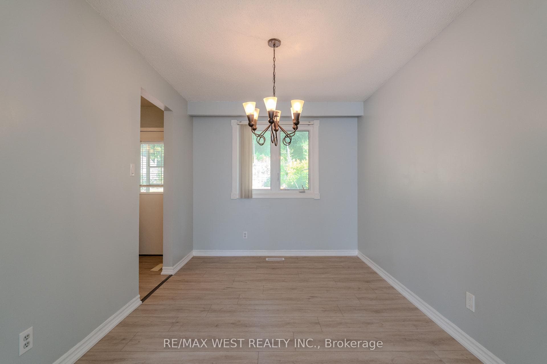 147 Forest Road photo 5