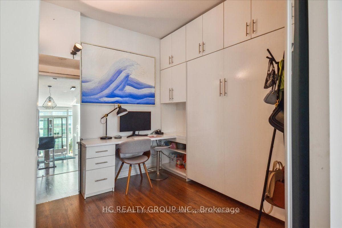 105 George Street Unit 1011 photo 7