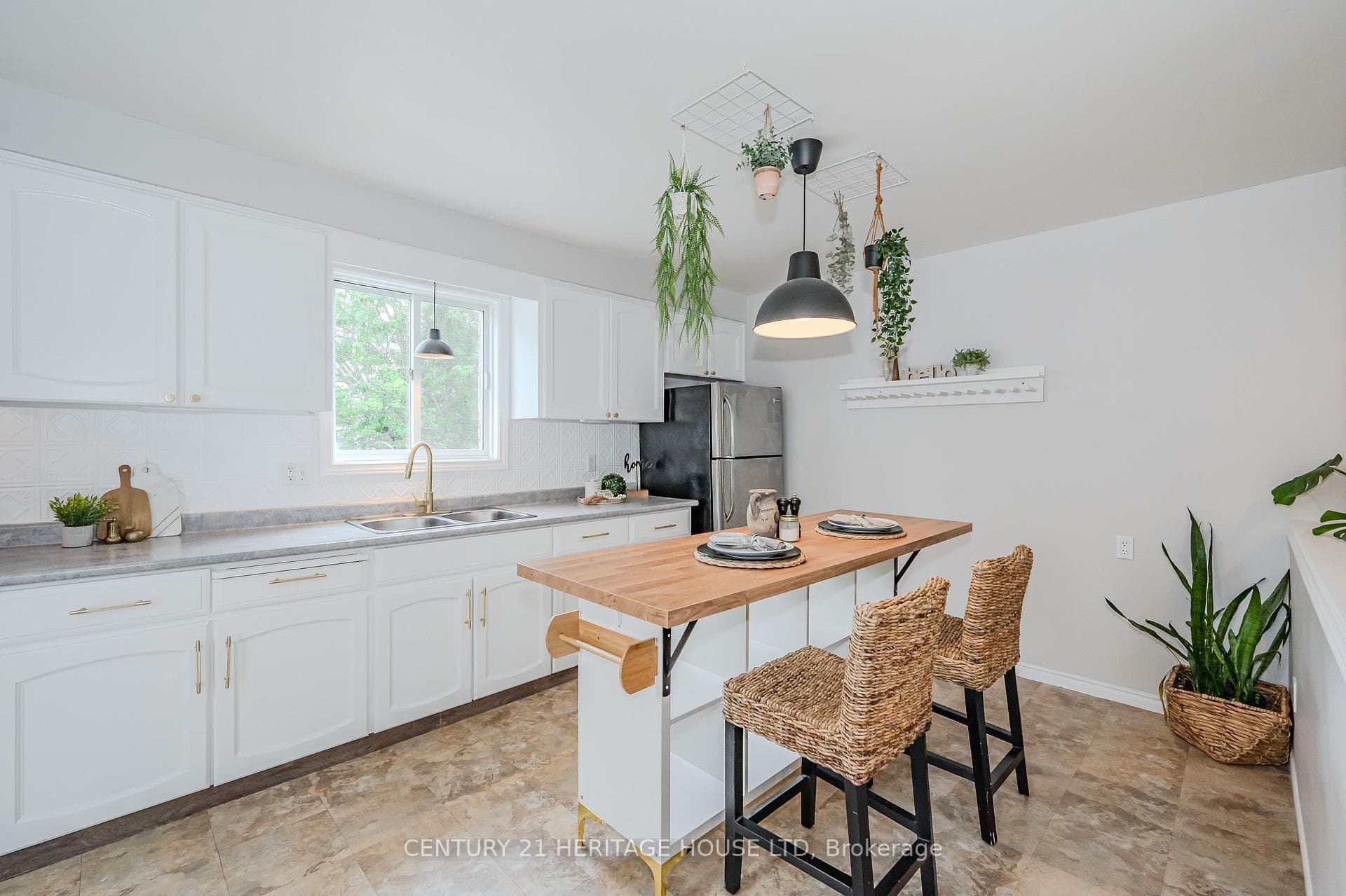 9 Troy Crescent photo 14
