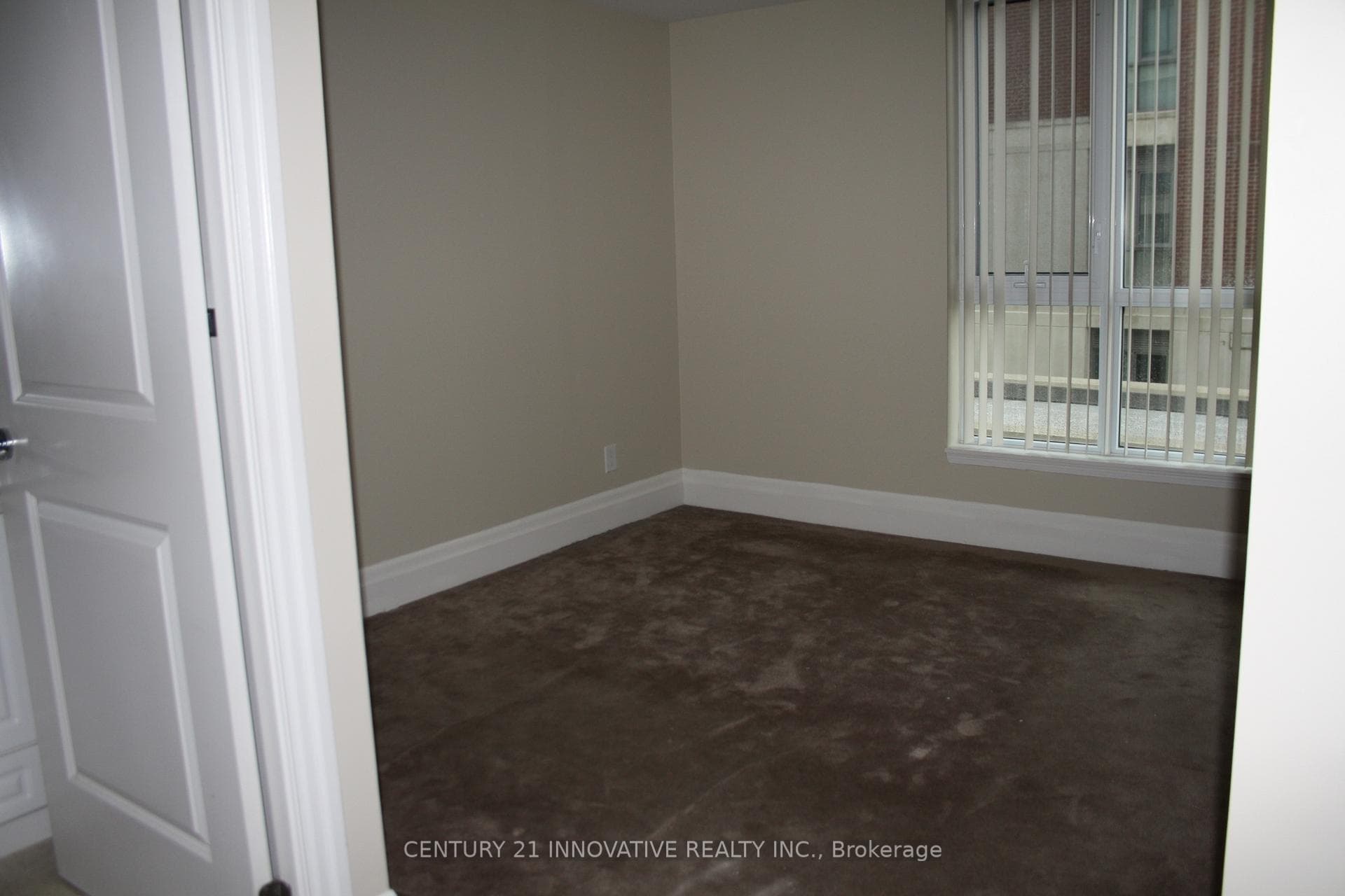 1 Upper Duke Crescent Unit 304 photo 10