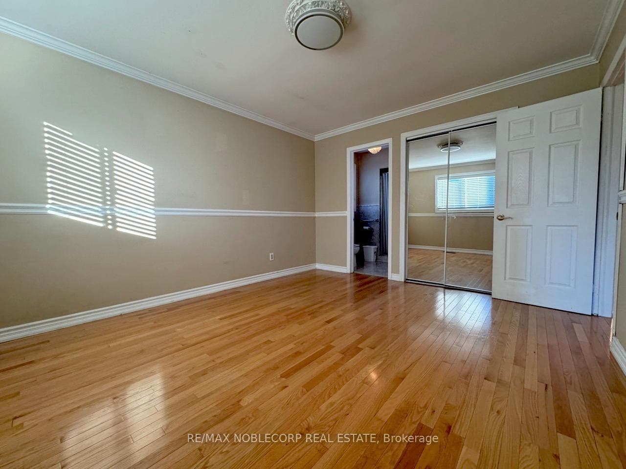 515 Louis Drive Unit Upper photo 10