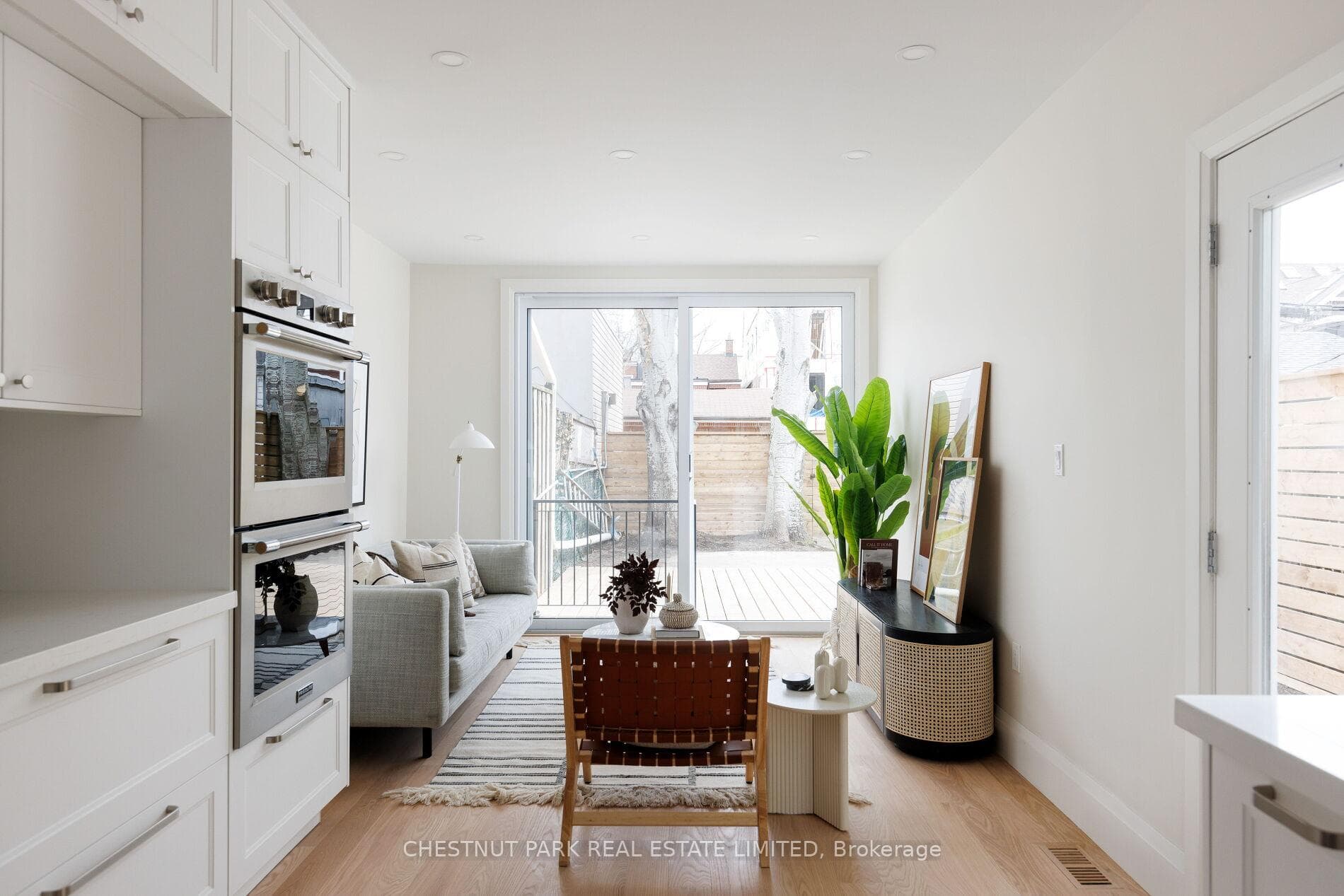 145 Borden Street photo 8