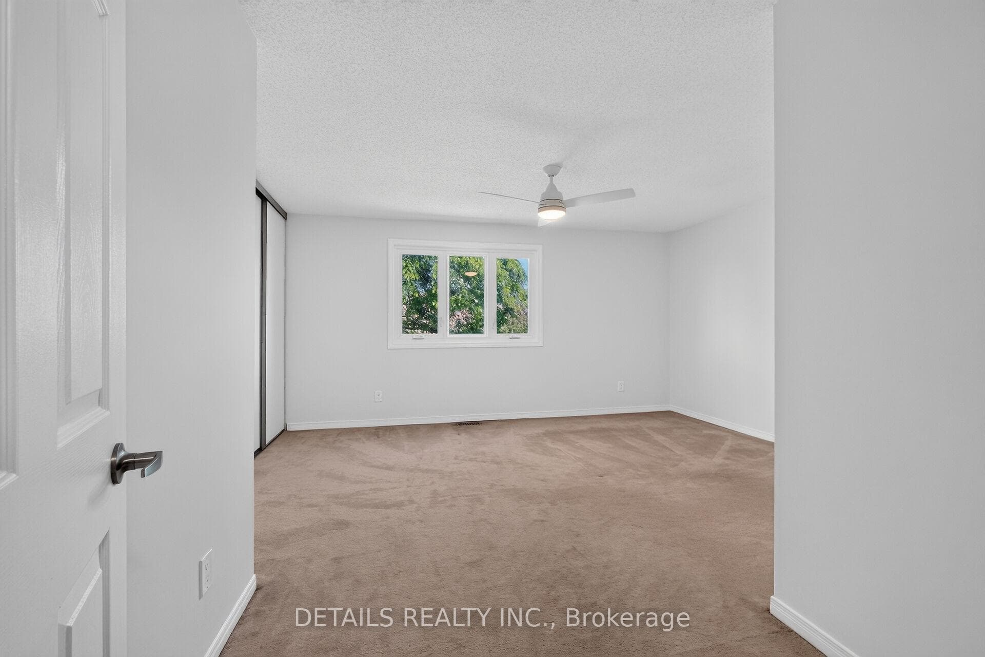 122 Ashpark Crescent photo 24