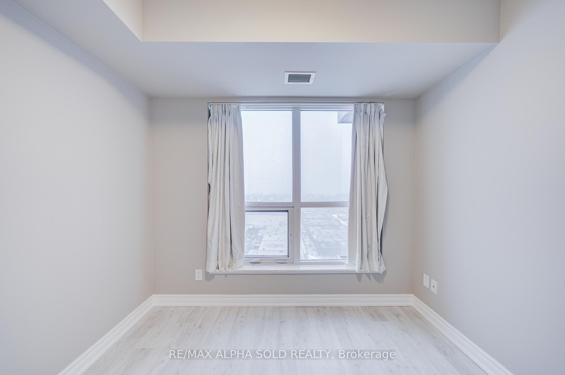 181 Village Green Square Unit 2021 photo 27