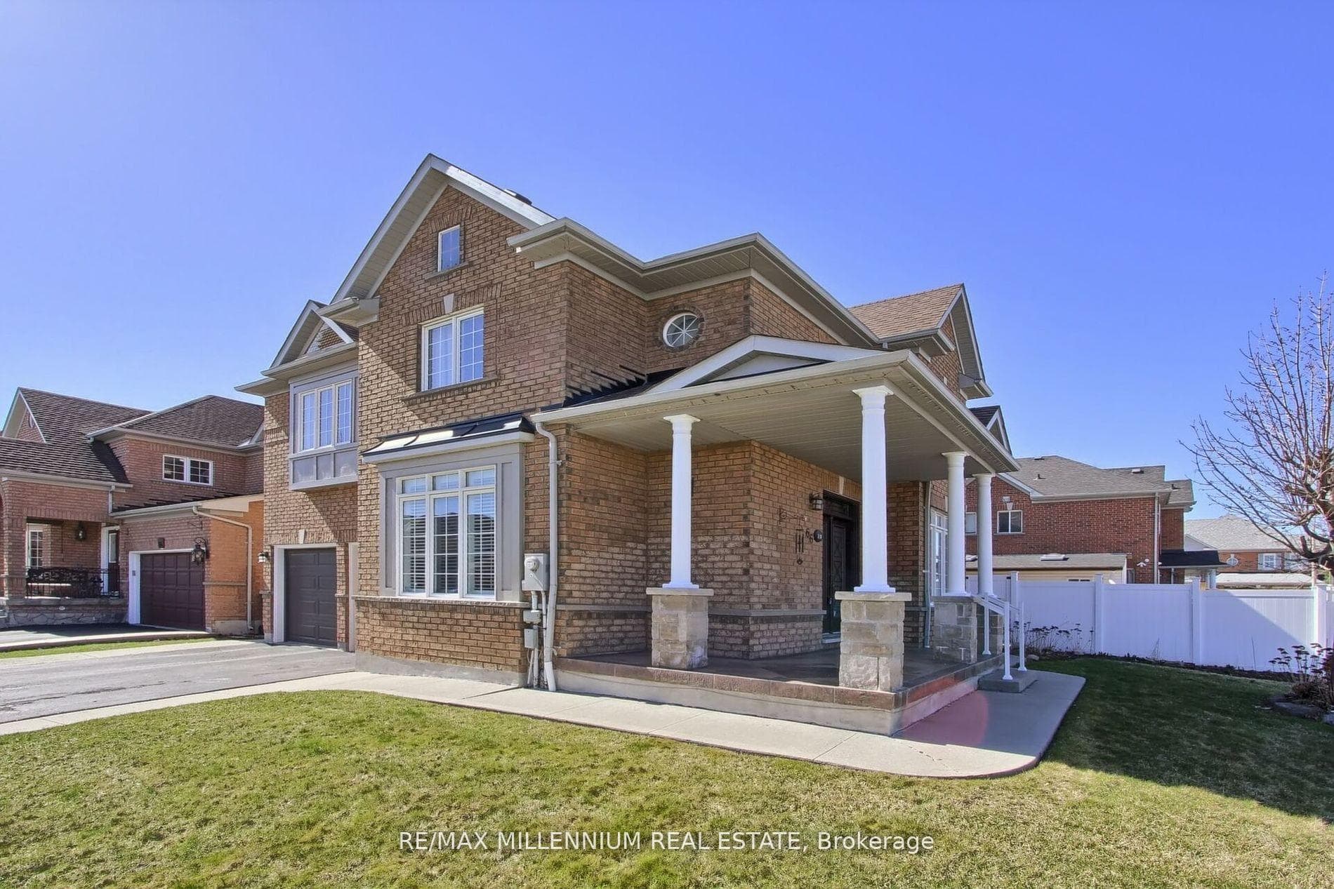 66 Wild Indigo Crescent photo 1