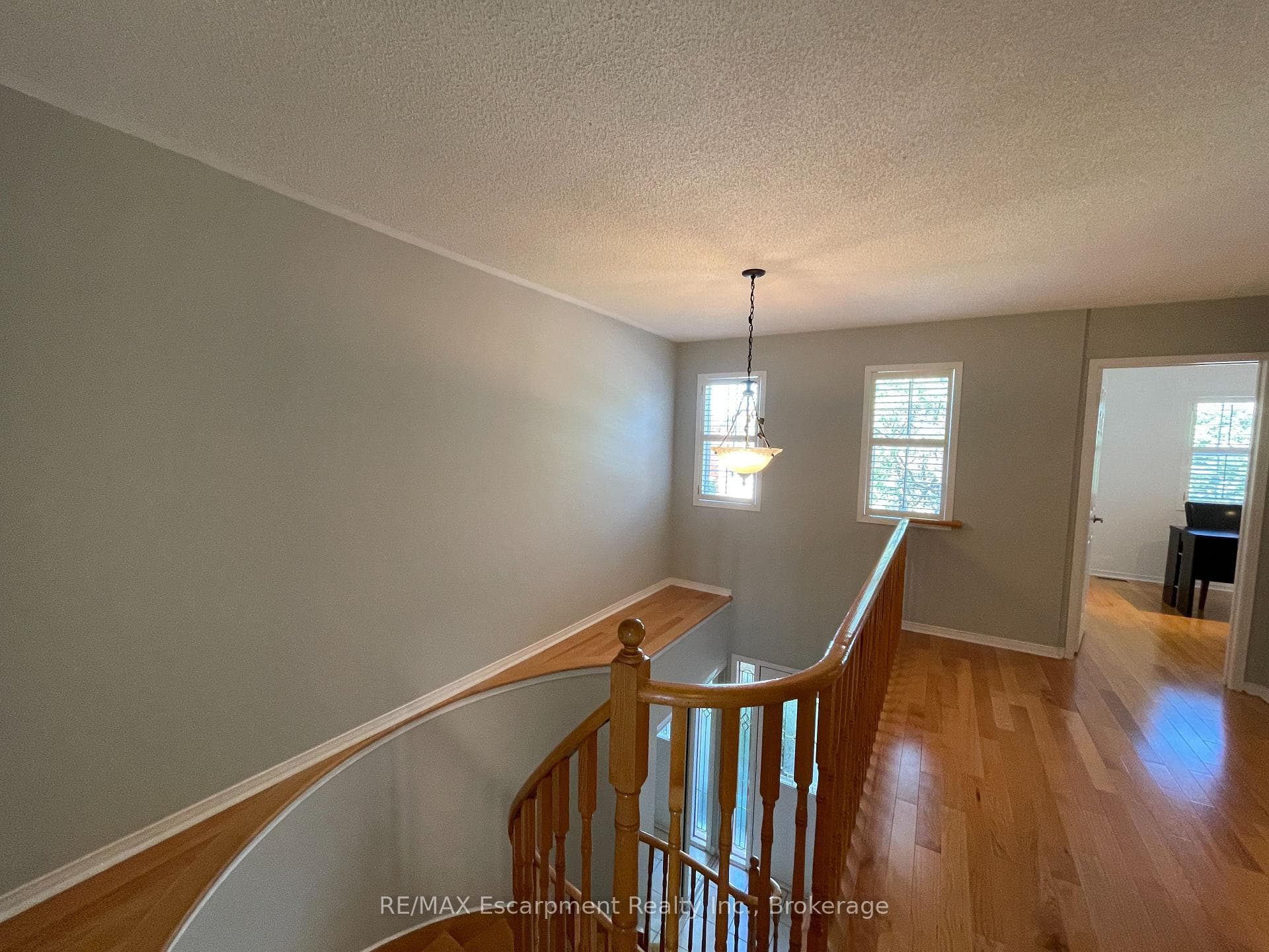 454 Pondview Place photo 22