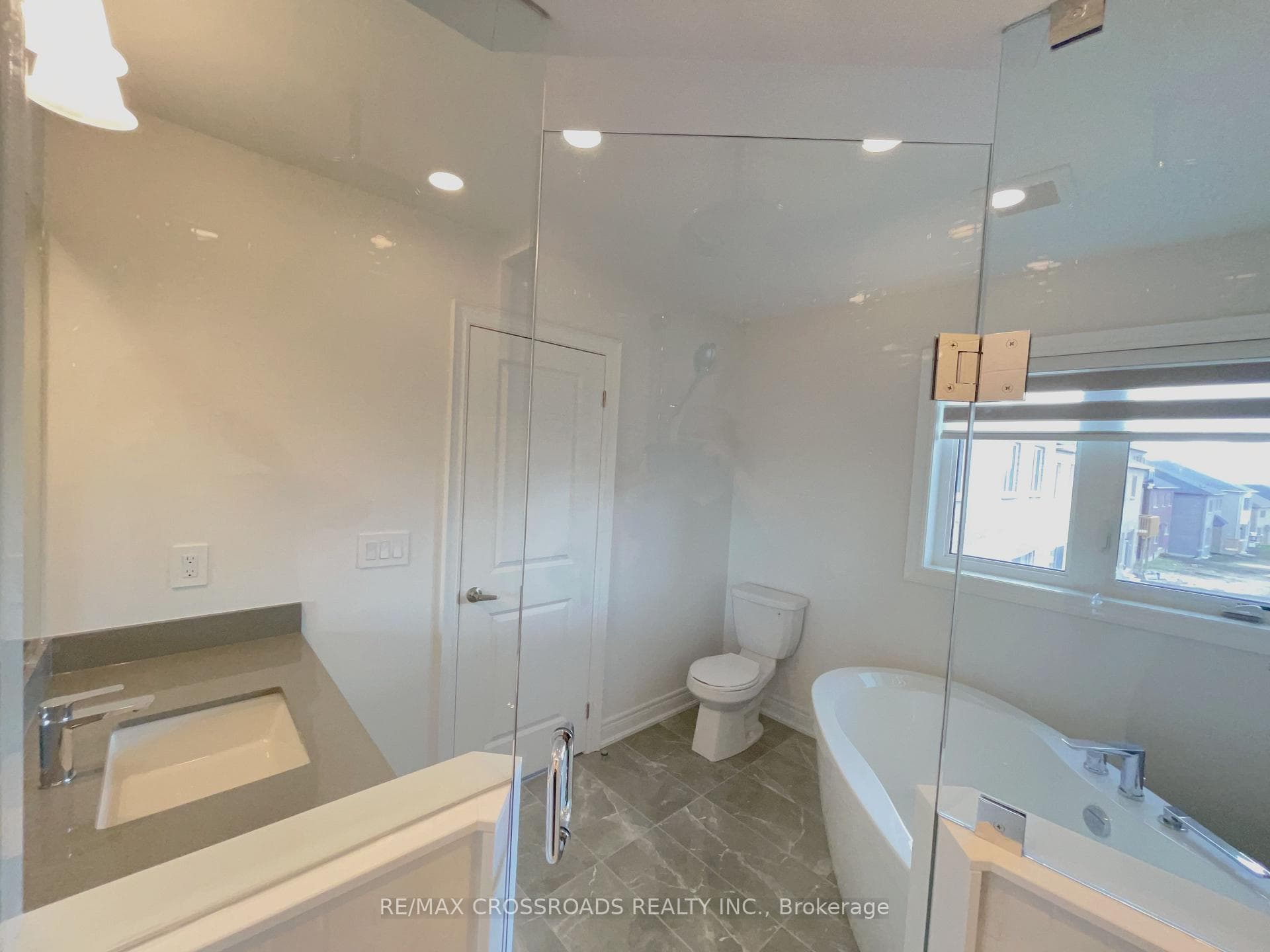 6 Abeam Street photo 26