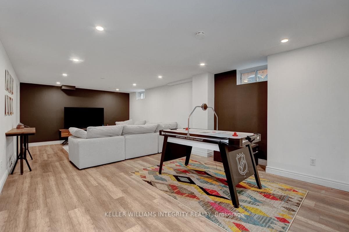 20 Bourne Street photo 38