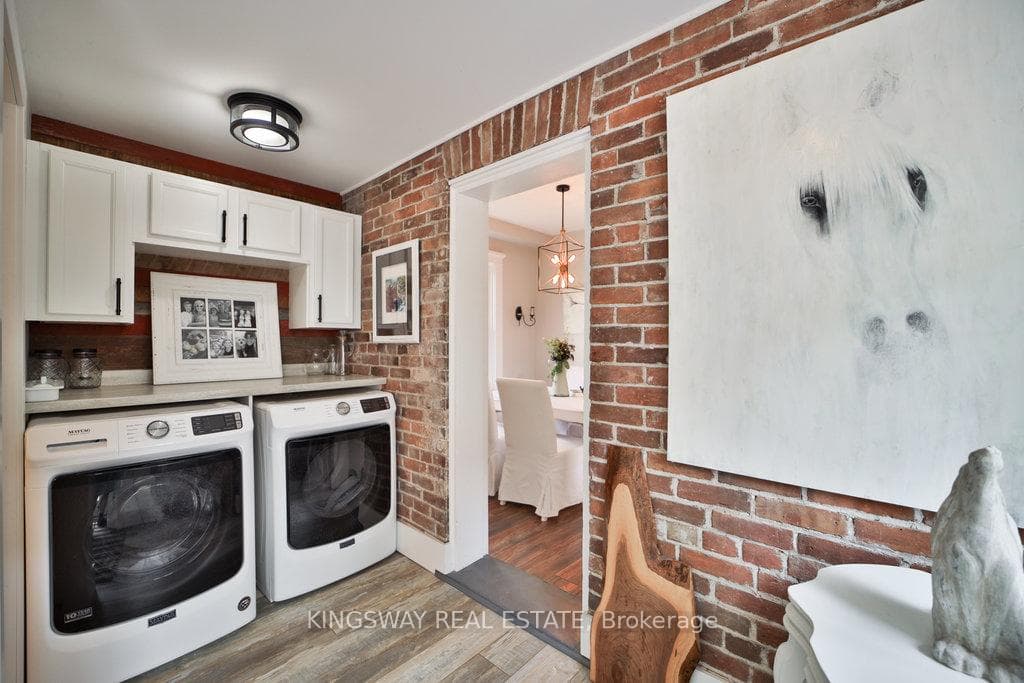 320 Grand Road photo 13