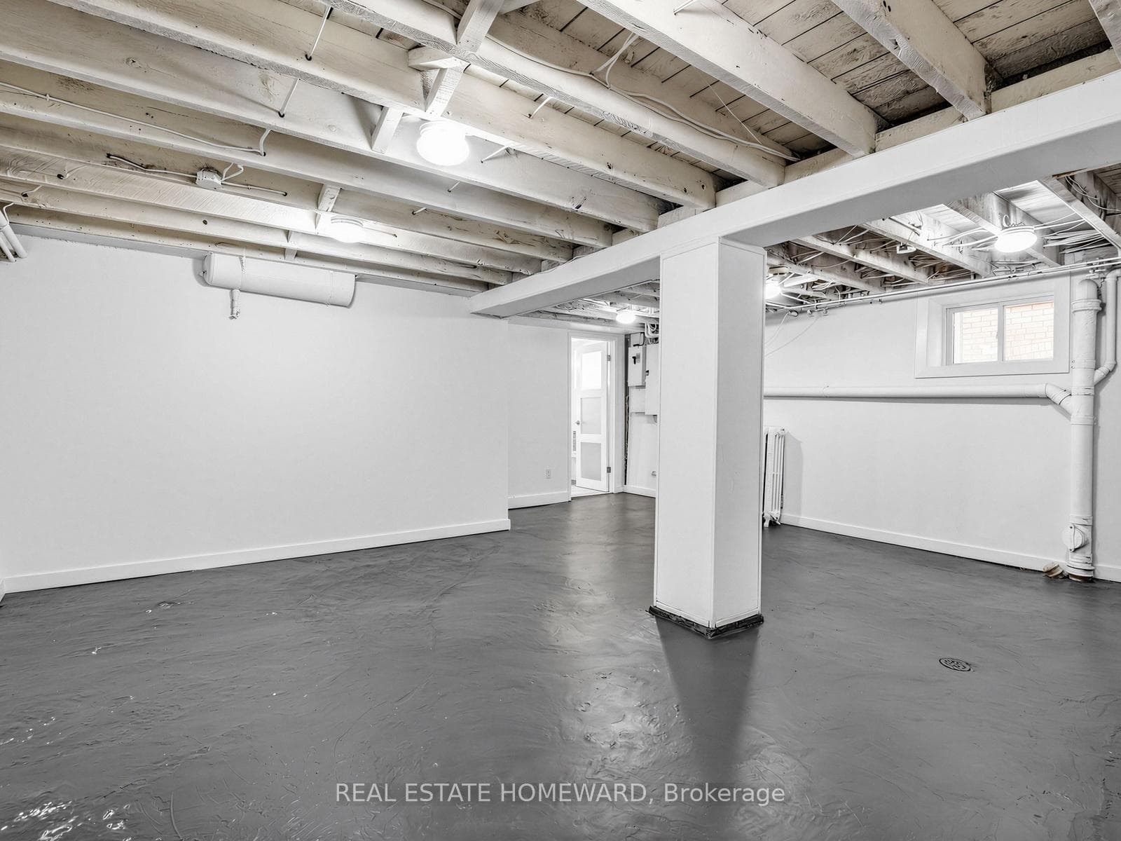 46 Westmount Avenue photo 37
