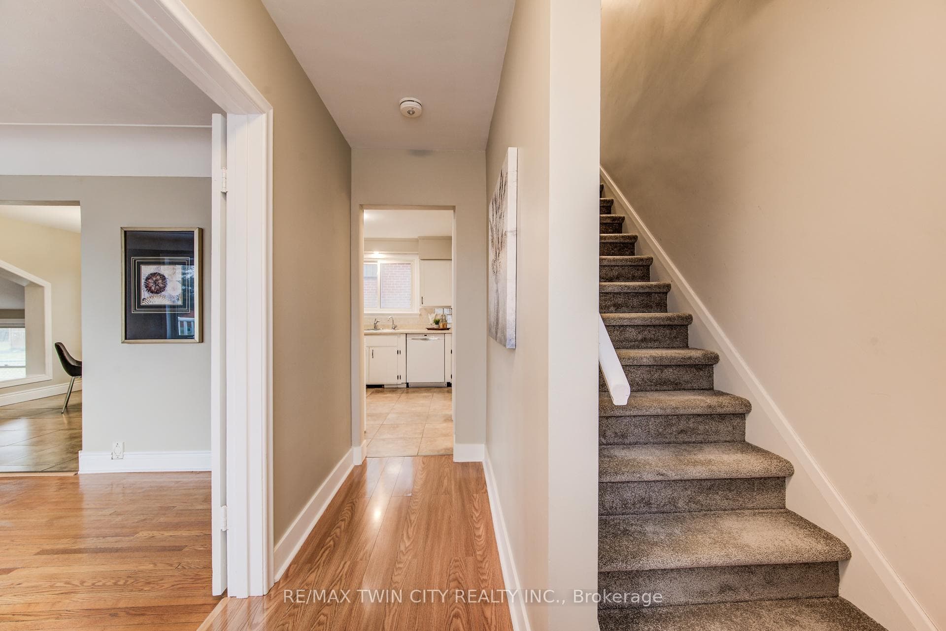 483 Ephraim Street photo 8