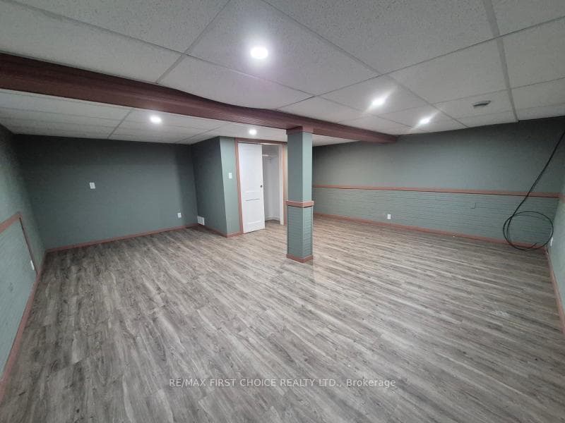 217 Angus Street photo 17