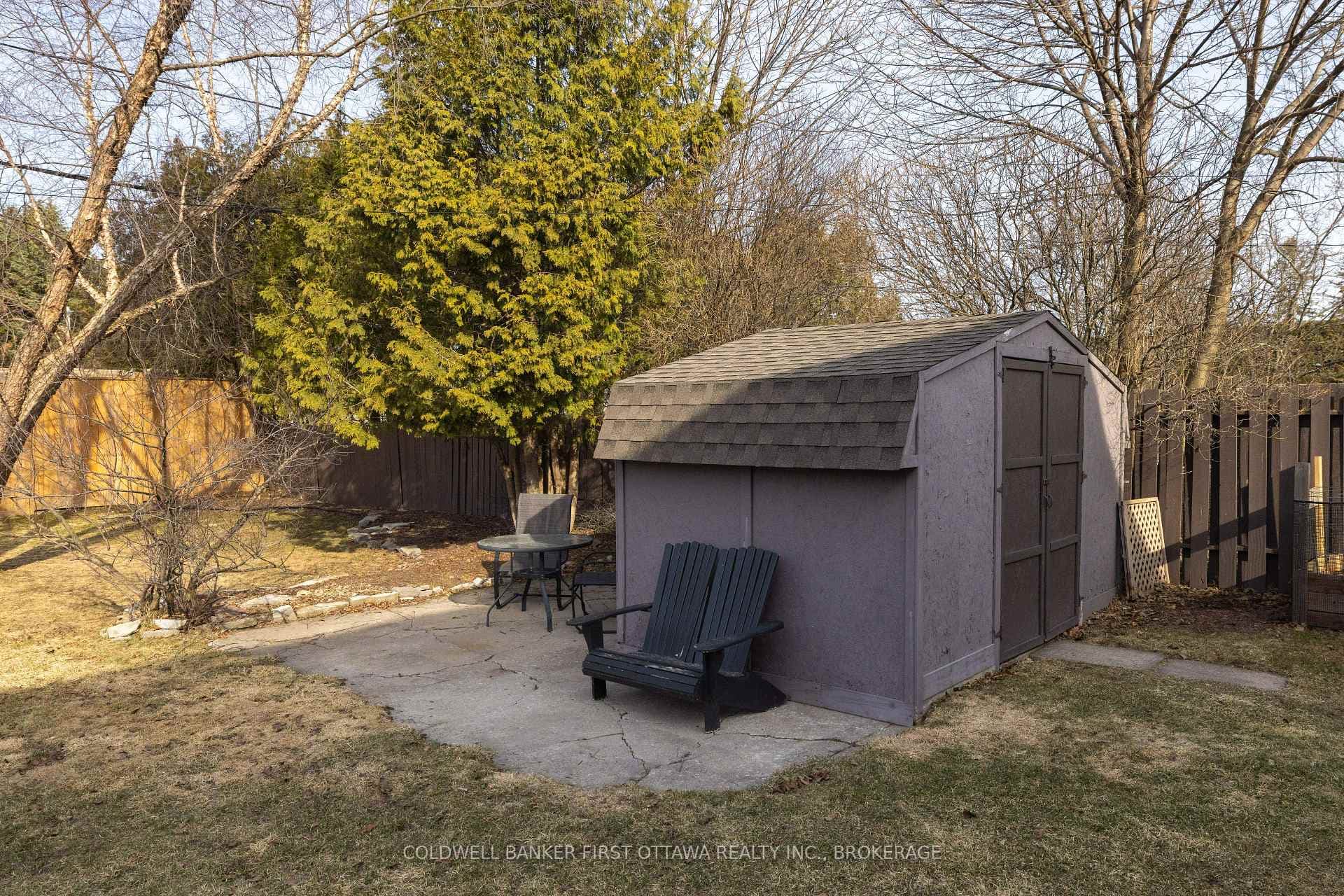 695 Laidlaw Crescent photo 41