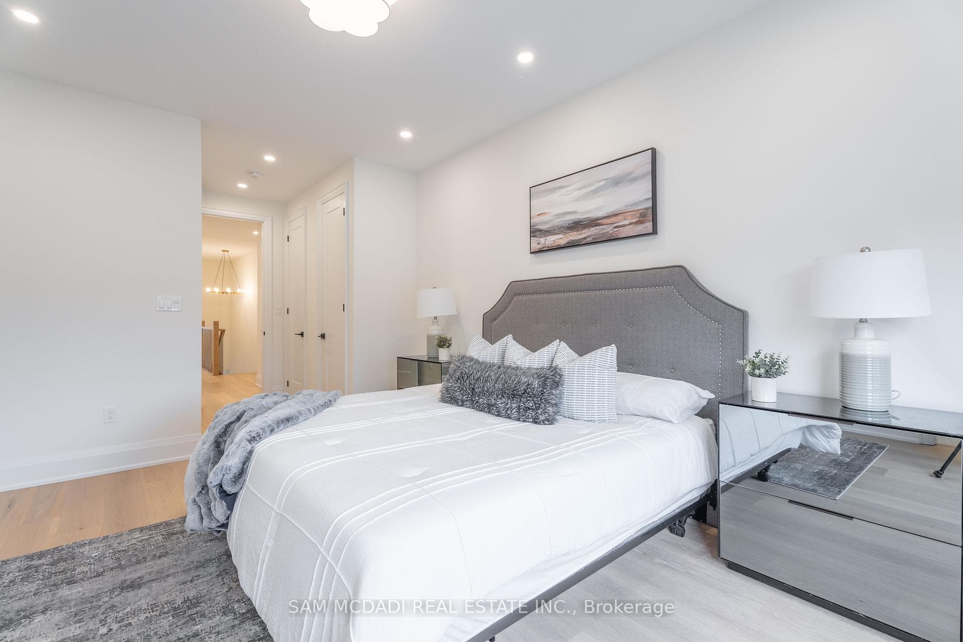 2B Iroquois Avenue photo 17