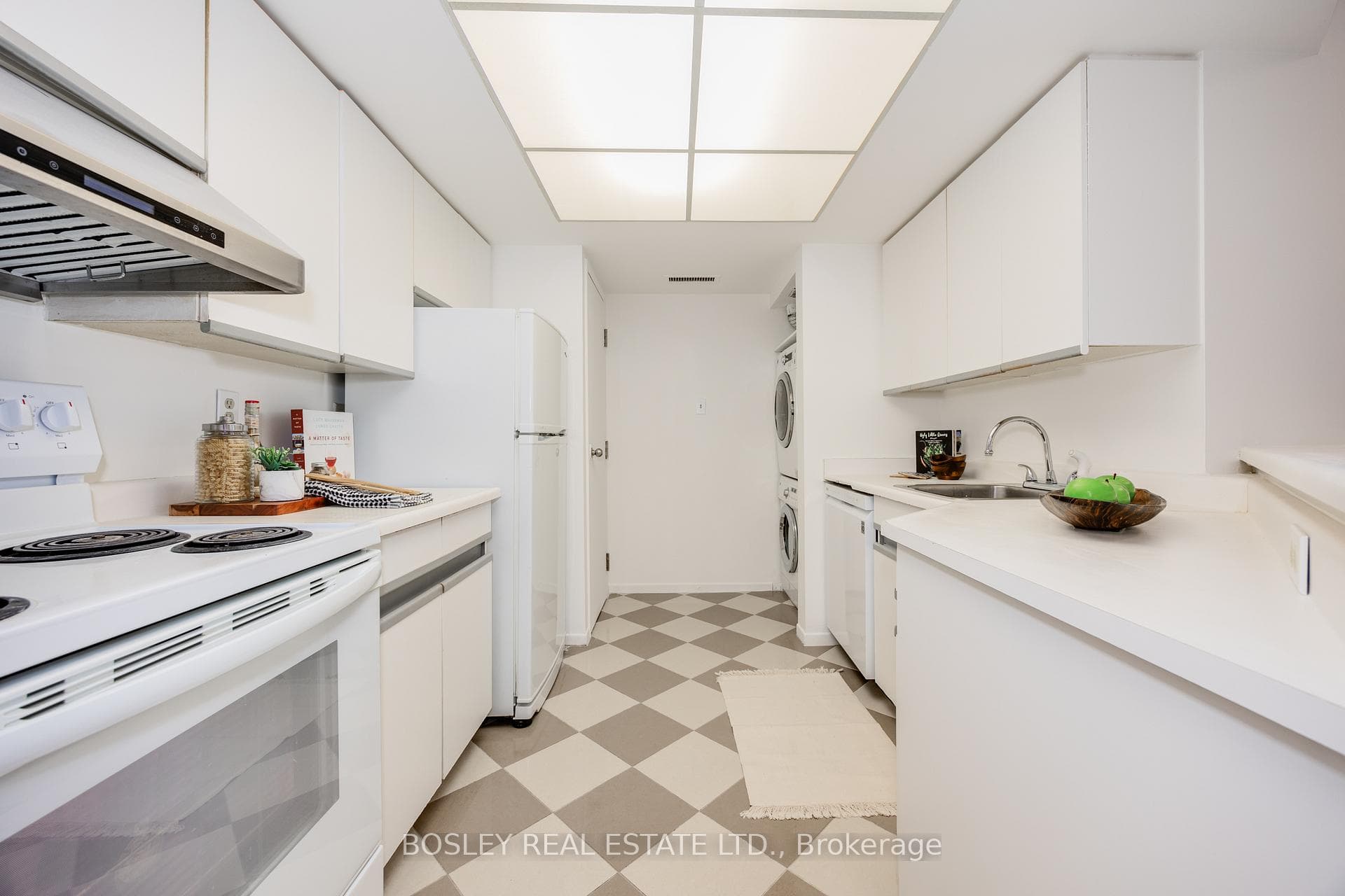 1001 Bay Street Unit 901 photo 17