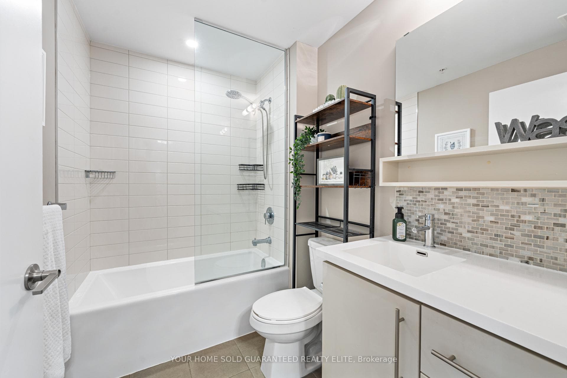 10 Esplanade Lane Unit 411 photo 10
