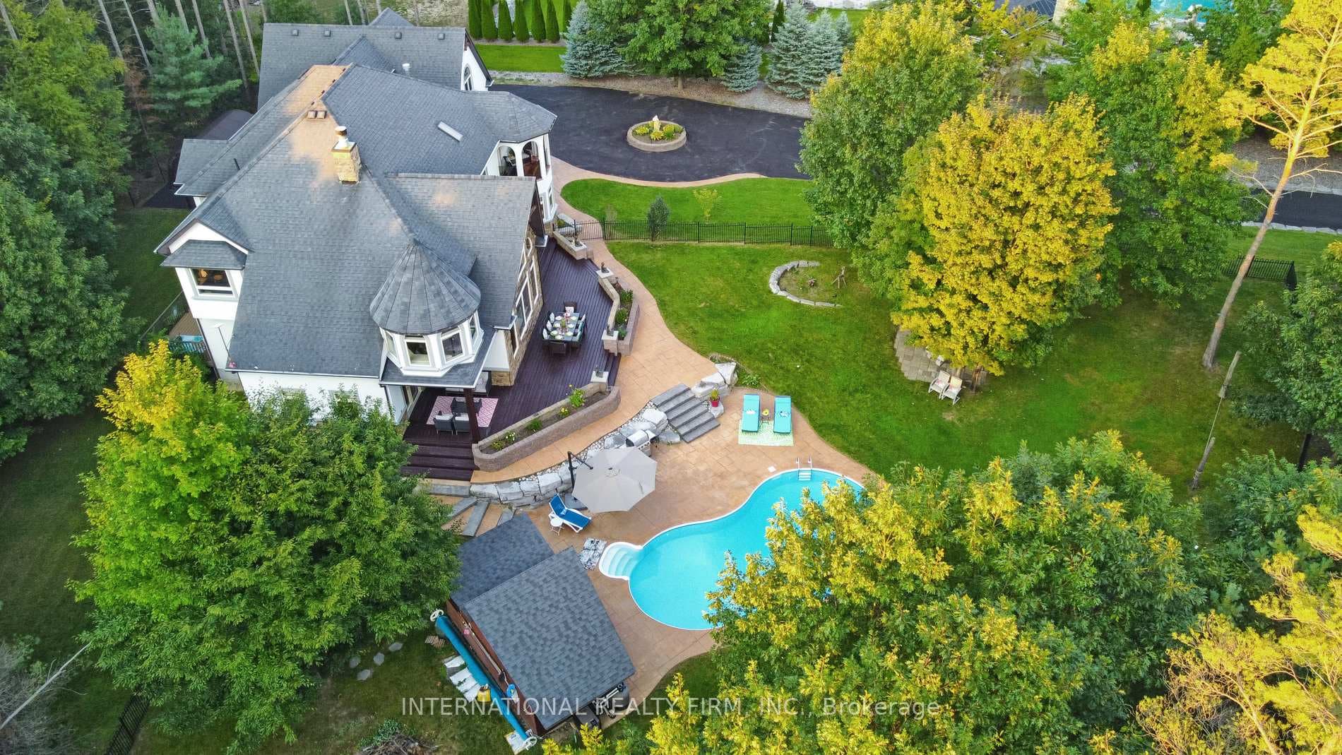 6 Pinehurst Lane photo 4