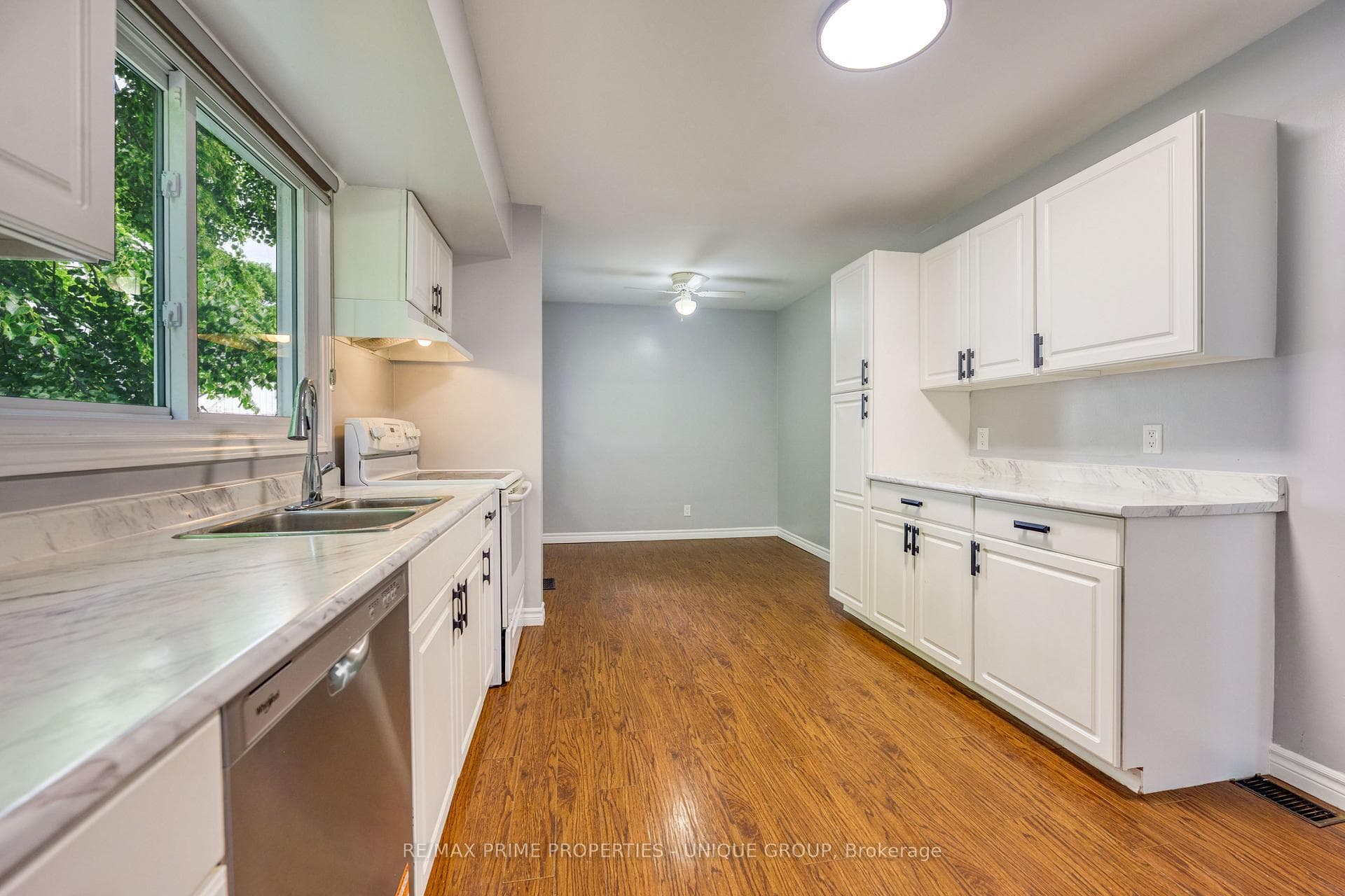 890 Hollands Avenue photo 22
