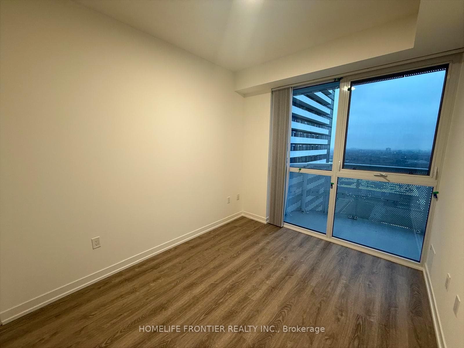 8 Interchange Way Unit 3510 photo 3