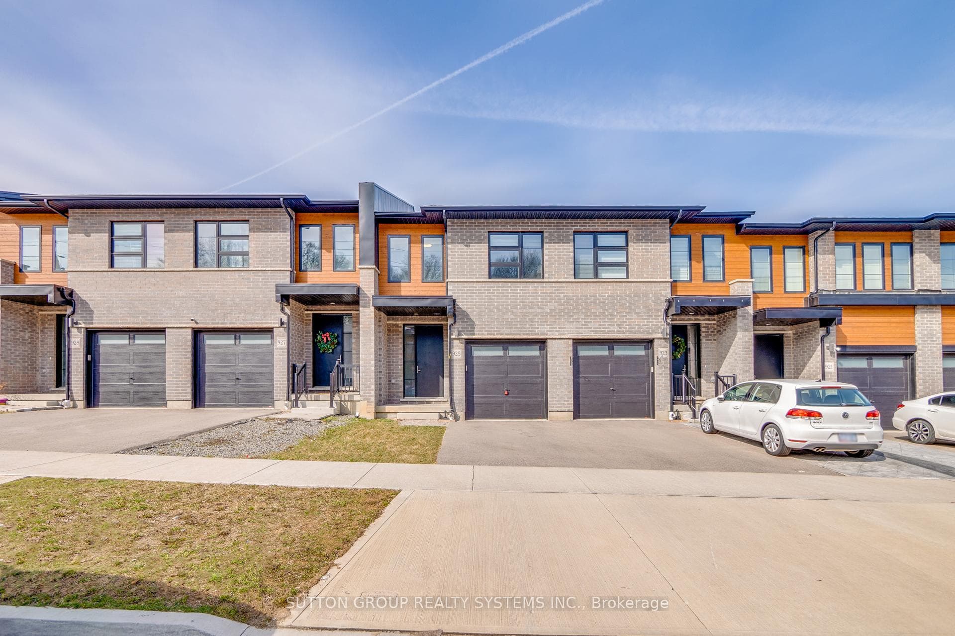 925 Robert Ferrie Drive photo 1