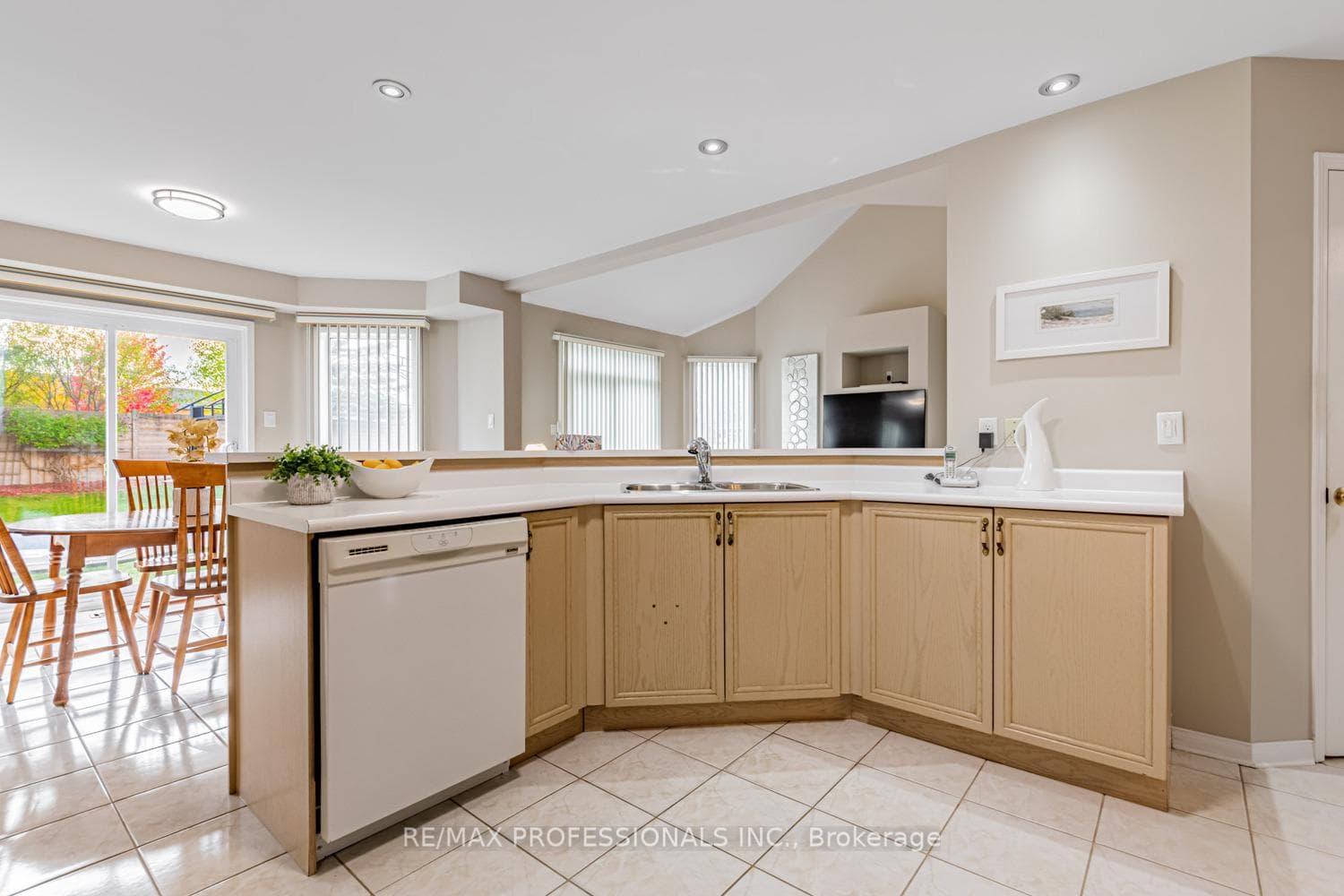 62 Banington Crescent photo 16