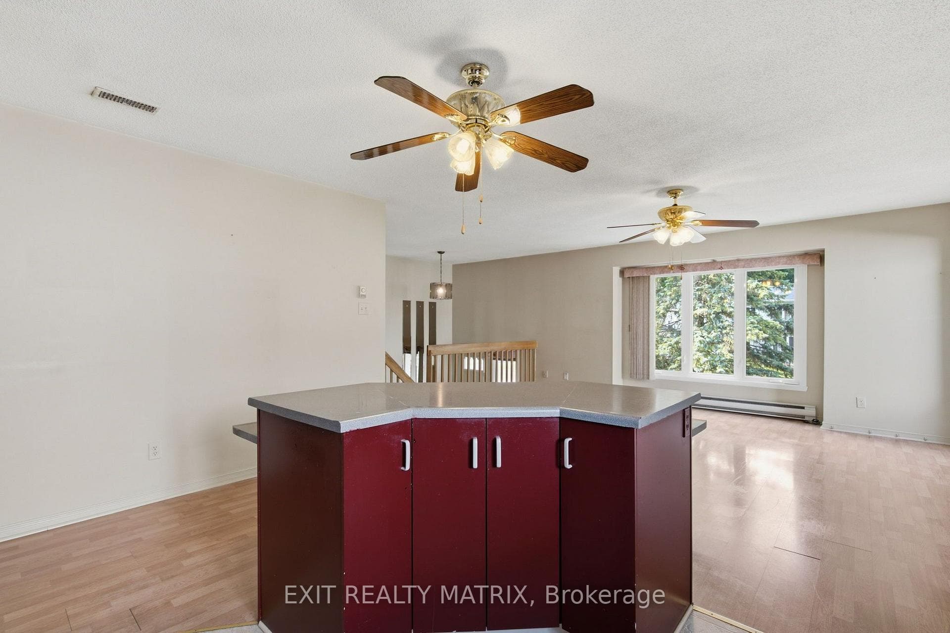 671 Berthiaume Street photo 12