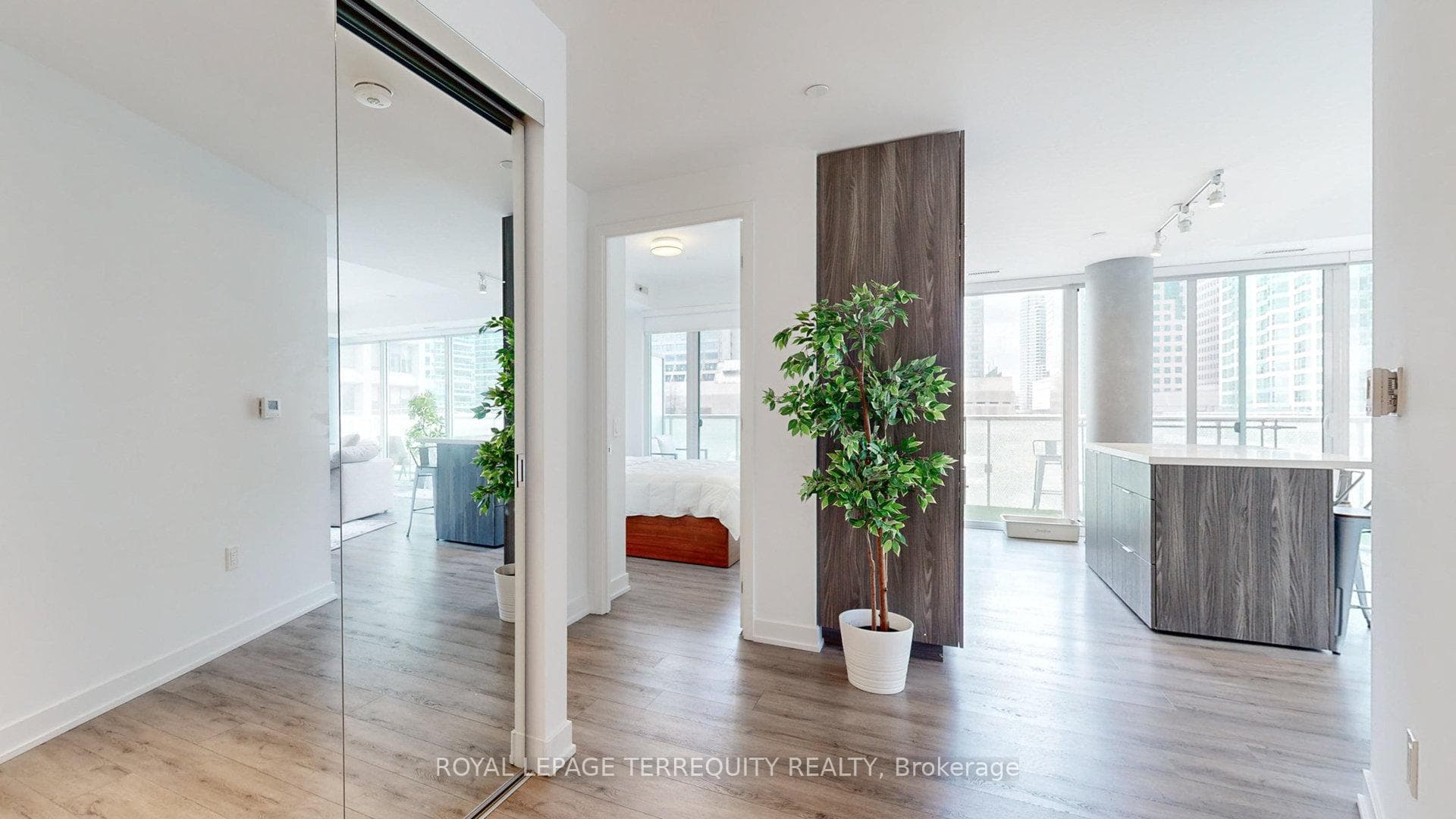 15 Queens Quay Unit 320 photo 6