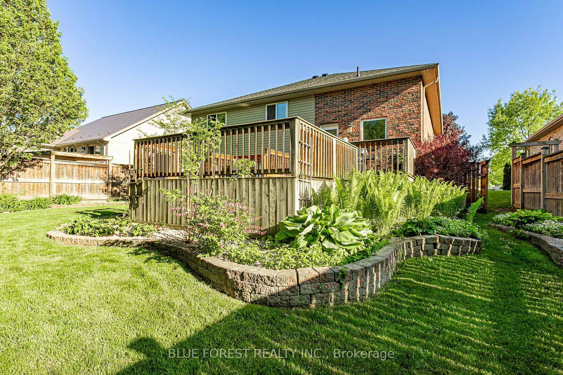 20 Turnberry Drive photo 40