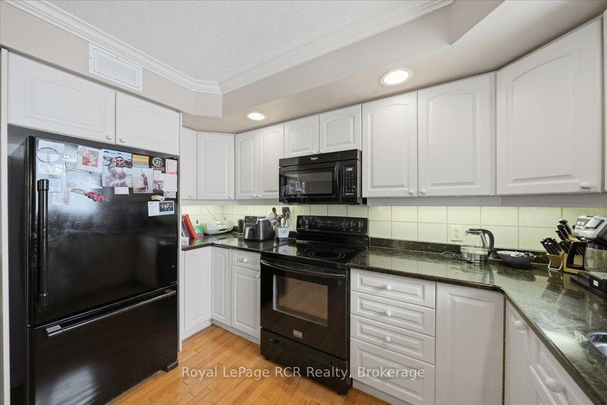 255 2nd Avenue photo 18