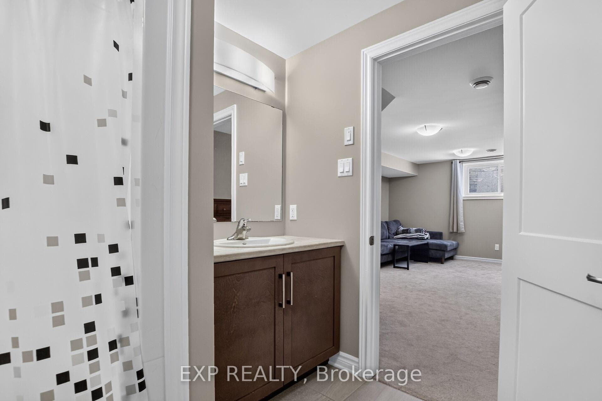 98 Seabert Drive photo 31
