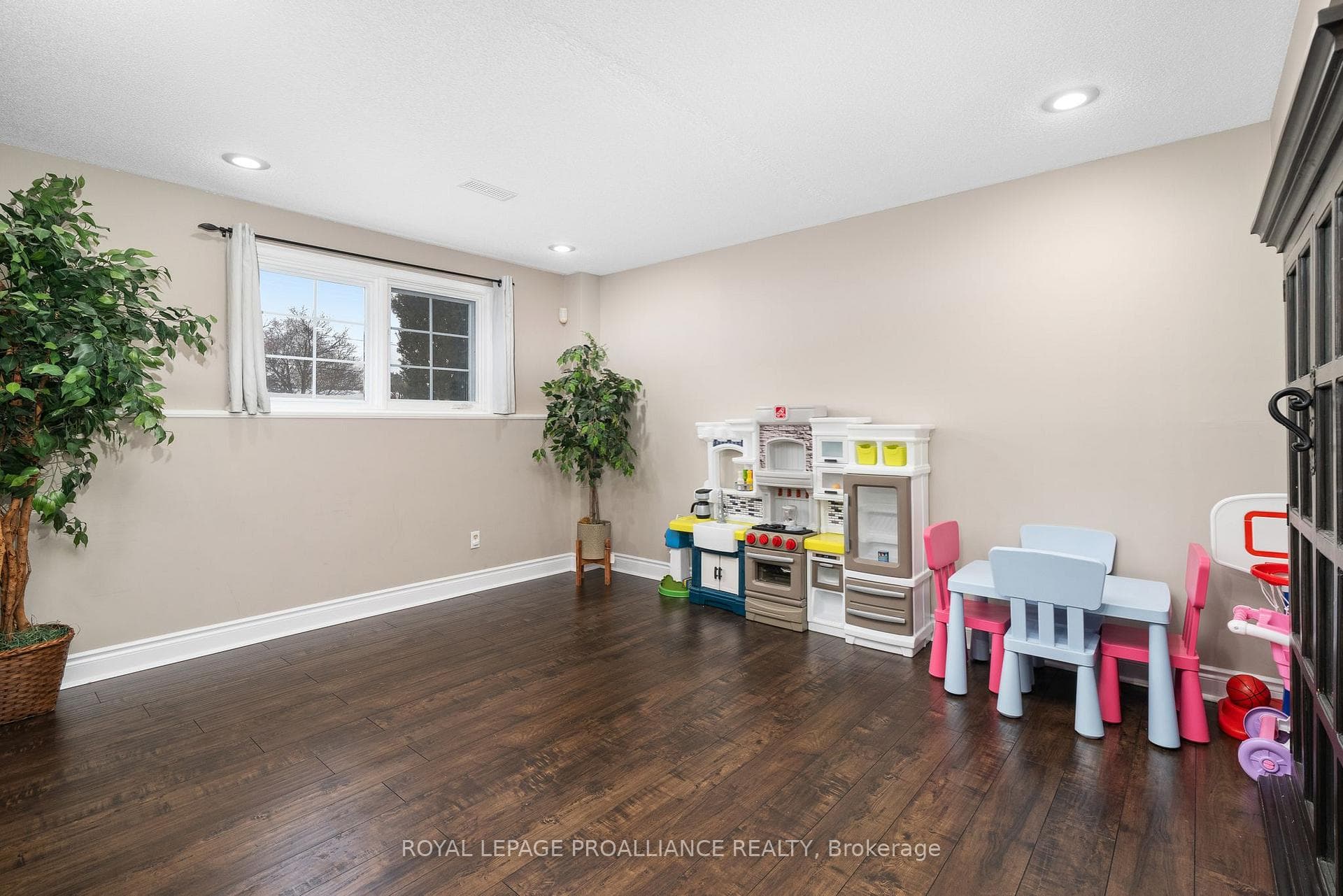 287 Montrose Road photo 29