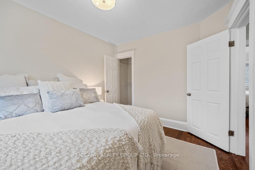 168 Roslin Avenue photo 26