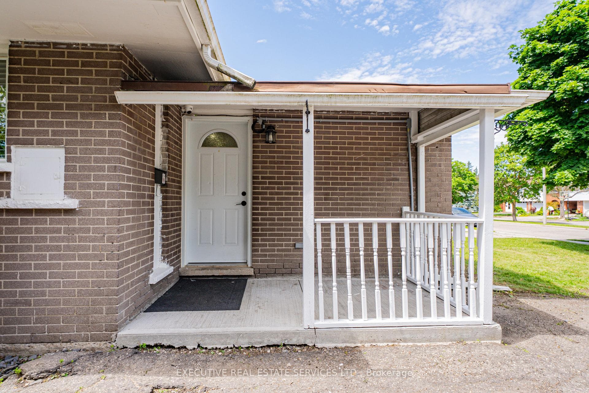 77 Overlea Drive photo 4