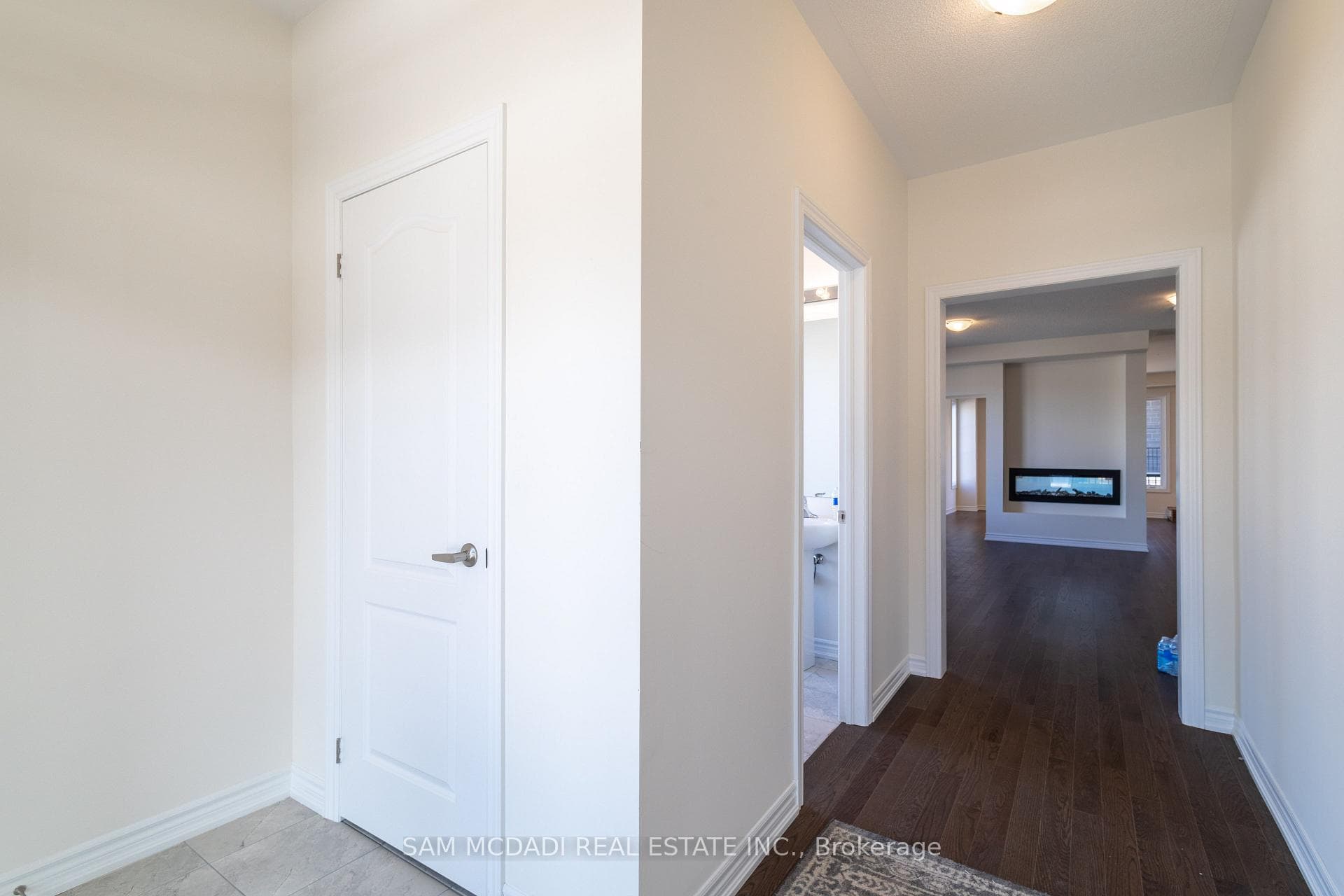 2151 Hallandale Street photo 2