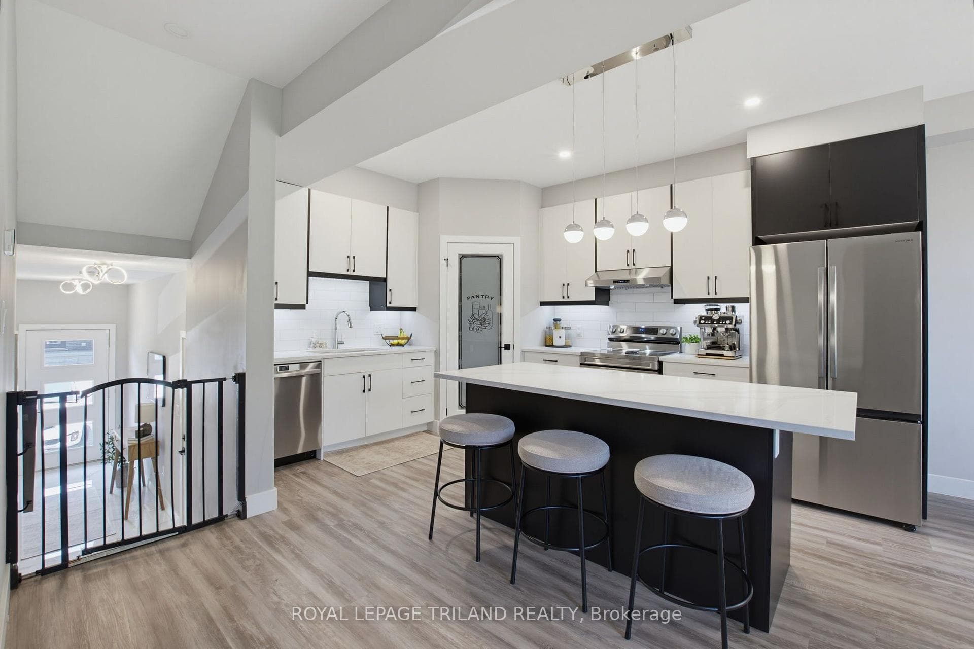 3557 Colonel Talbot Road Unit 14 photo 6