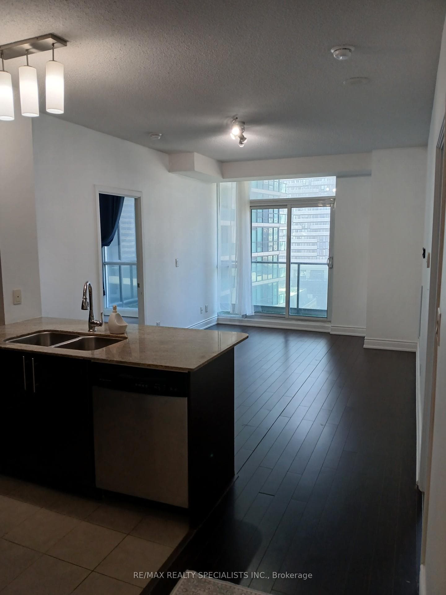 18 Harbour Street Unit 1611 photo 5