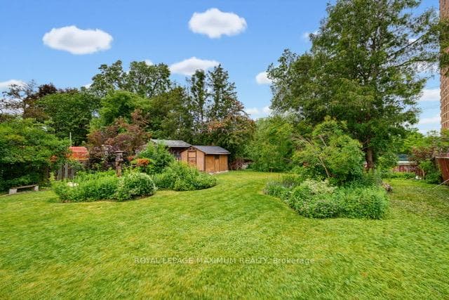 41 Strathavon Drive photo 32