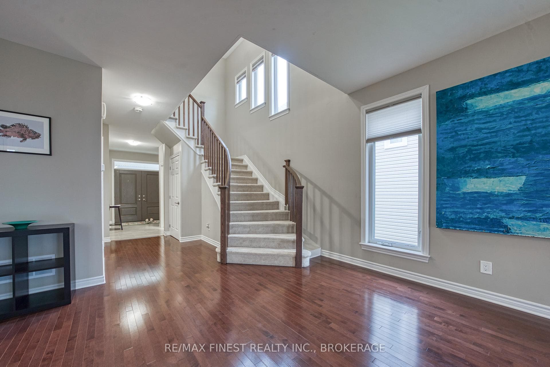 621 Halloway Drive photo 8