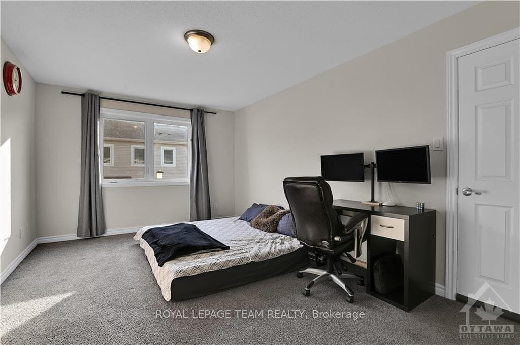340 ROUNCEY Road photo 17