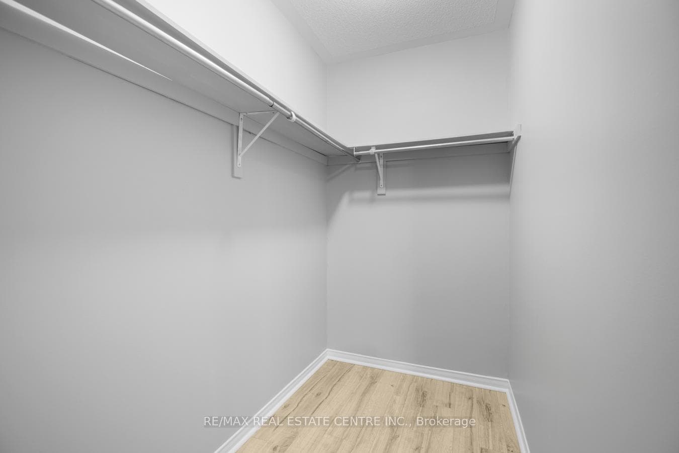 112 Commodore Drive photo 38