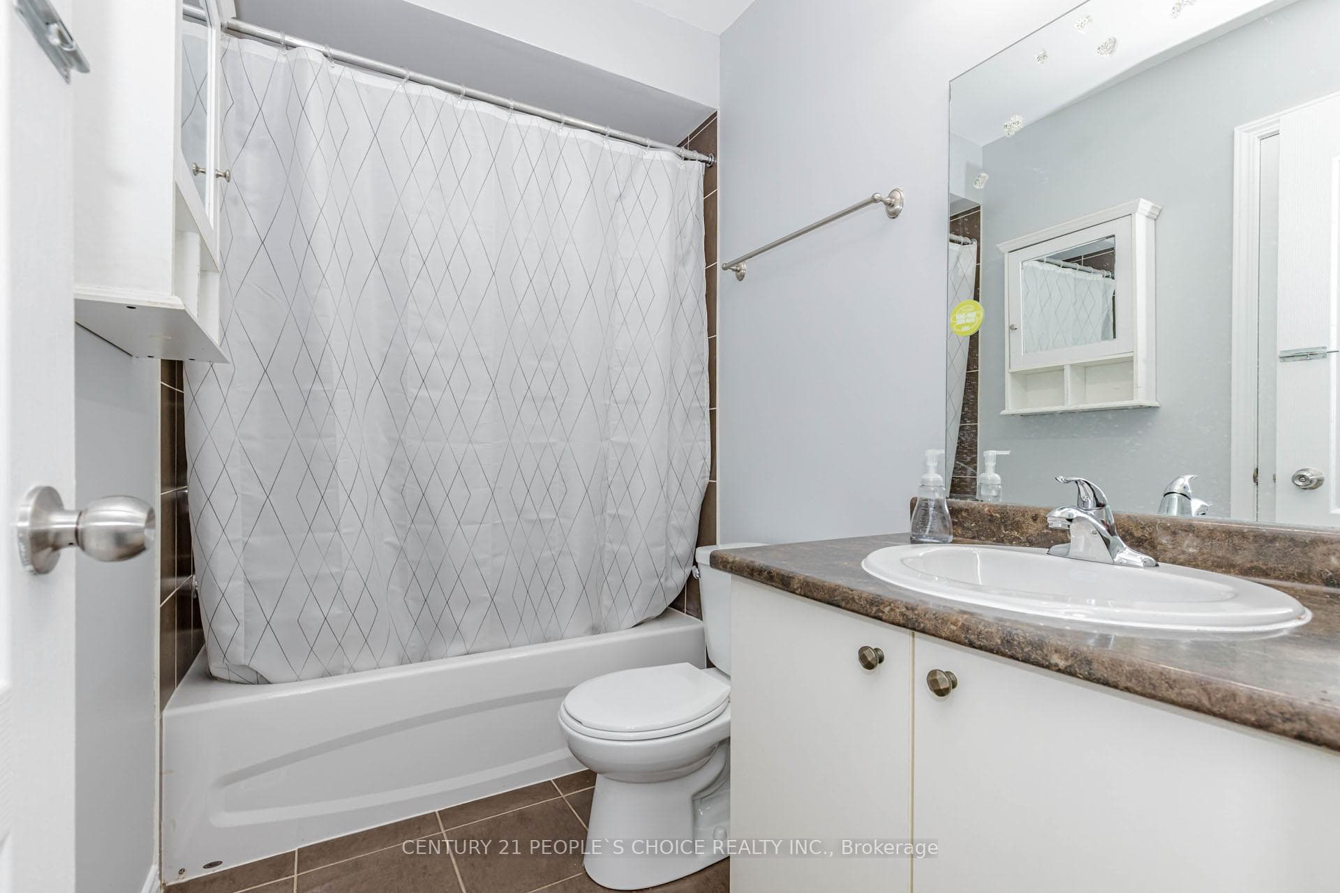 973 Francine Crescent Unit Upper photo 43