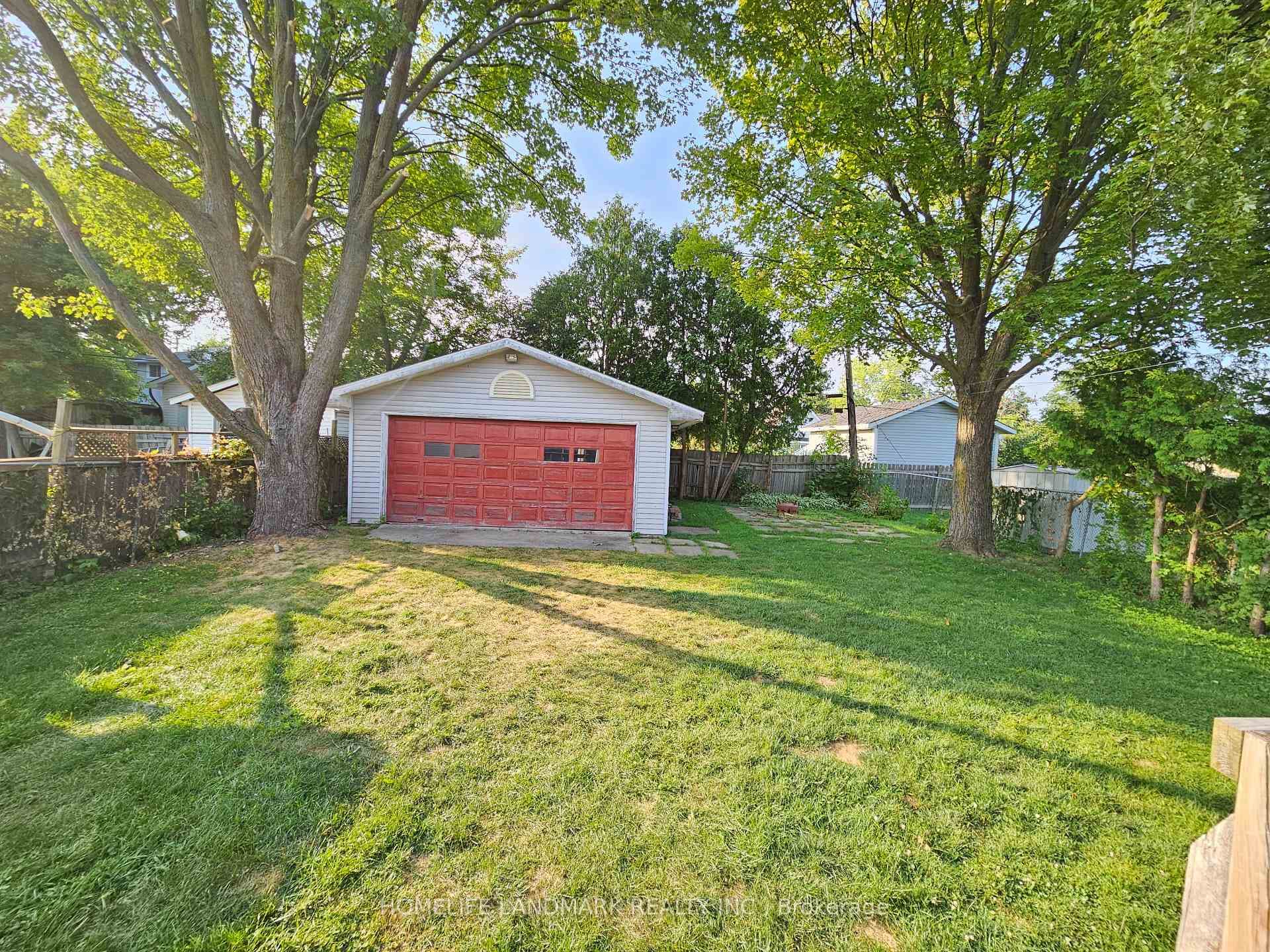 274 Hollywood Drive photo 31