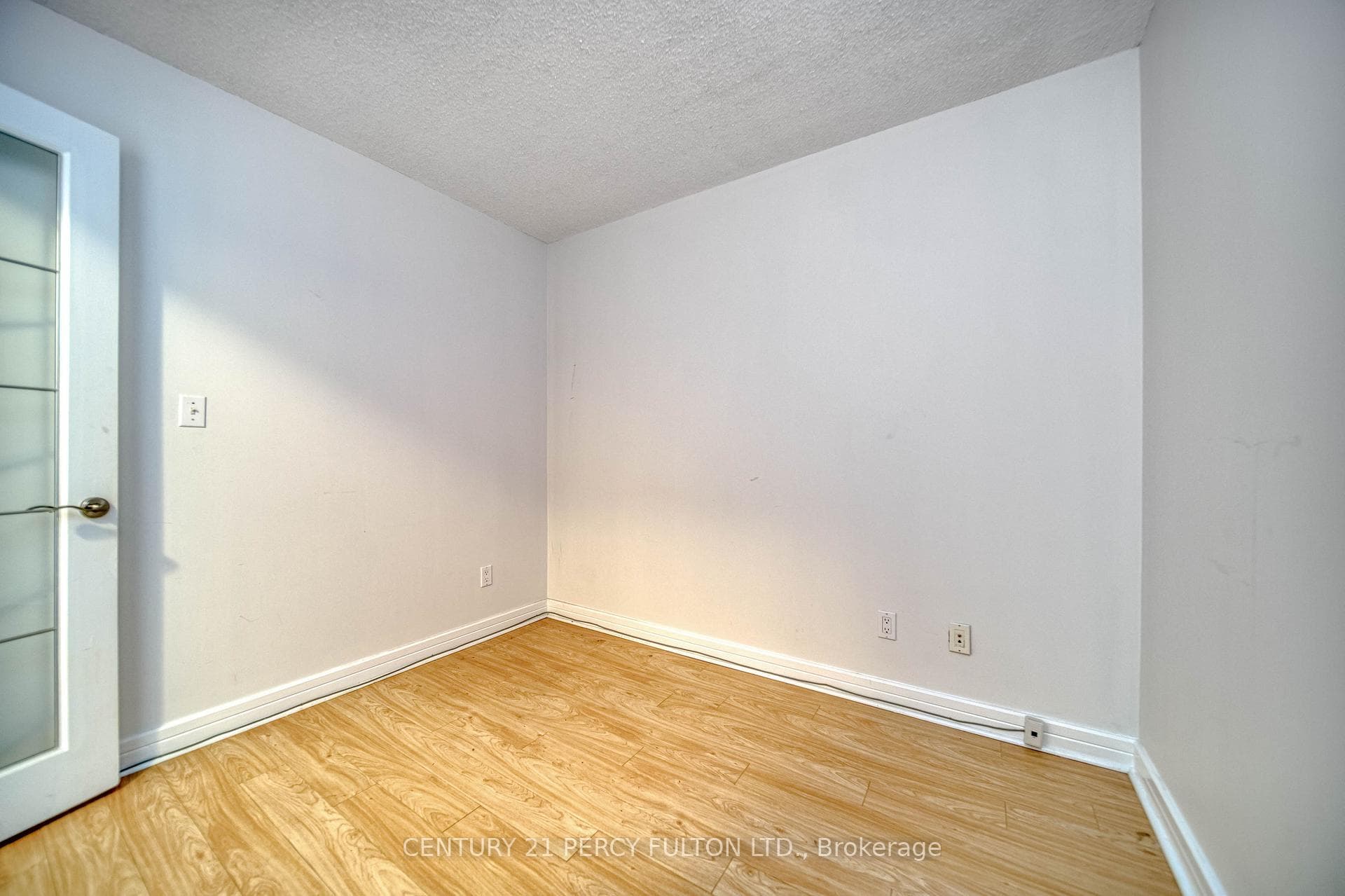 16 Harrison Garden Boulevard Unit 901 photo 25
